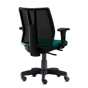 Cadeira Addit Diretor Ergomais com encosto ajustável certificada pela NR17